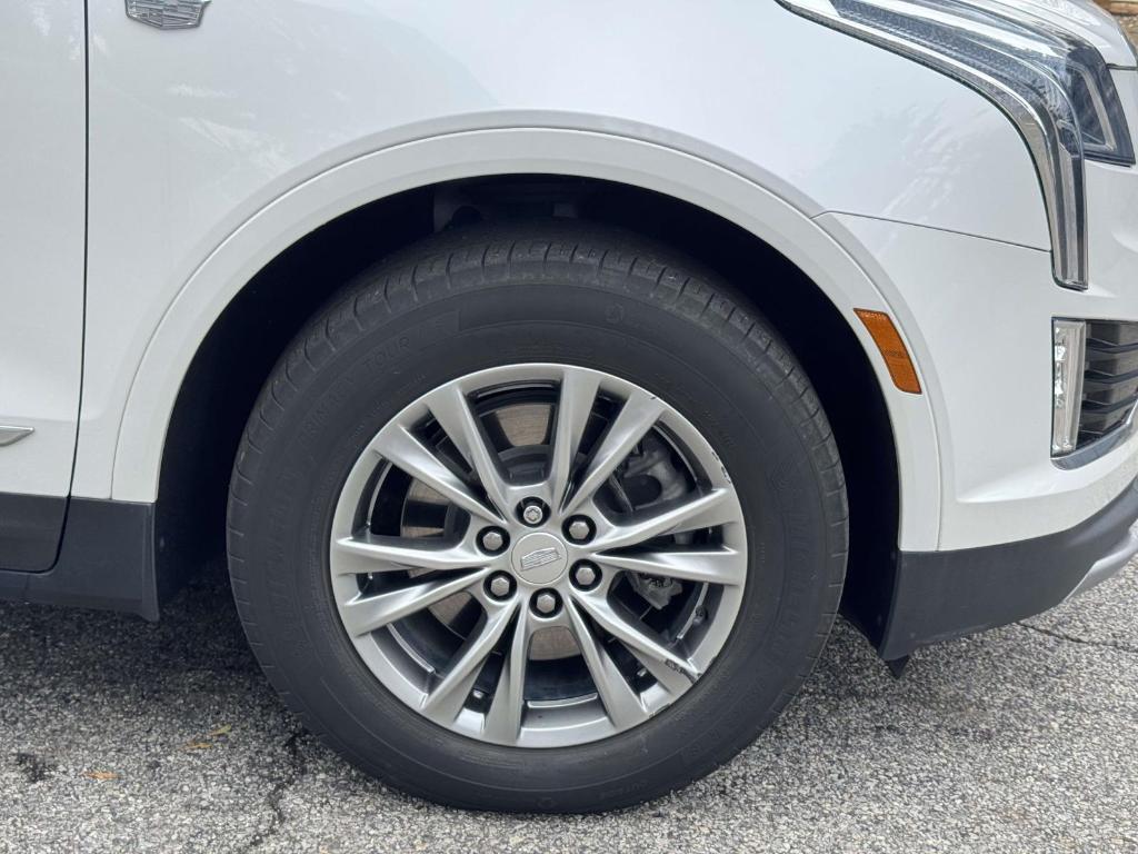 used 2022 Cadillac XT5 car, priced at $33,900