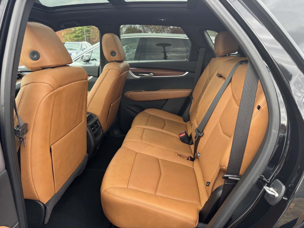 used 2022 Cadillac XT5 car, priced at $33,900