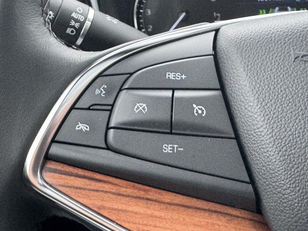 used 2022 Cadillac XT5 car, priced at $33,900