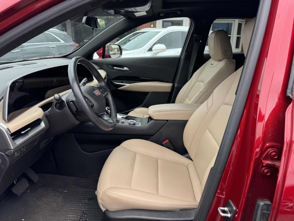 used 2024 Cadillac XT4 car, priced at $35,900