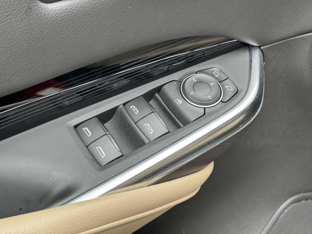 used 2024 Cadillac XT4 car, priced at $35,900