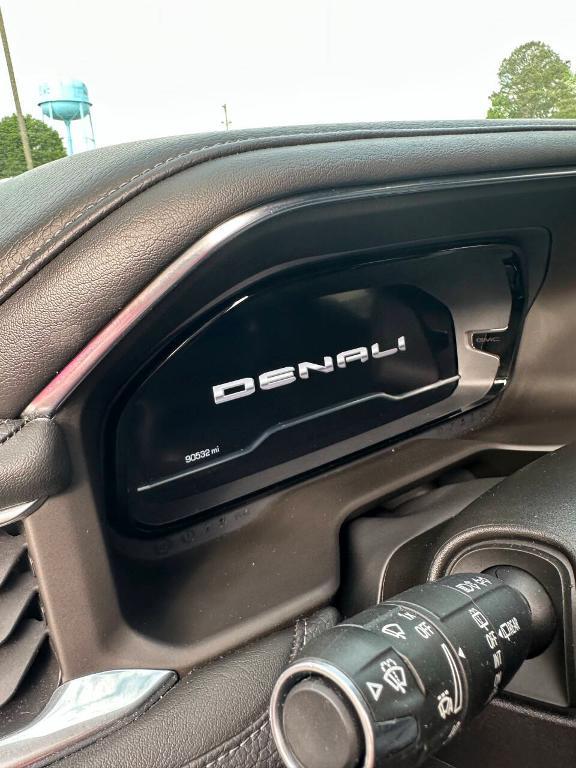 used 2022 GMC Yukon XL car, priced at $53,997