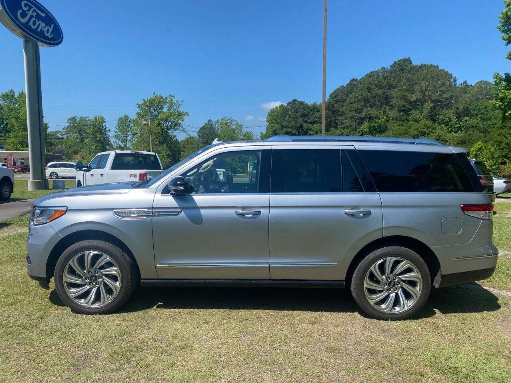 used 2023 Lincoln Navigator car