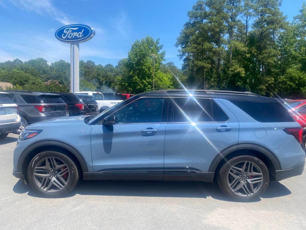 used 2025 Ford Explorer car, priced at $47,977