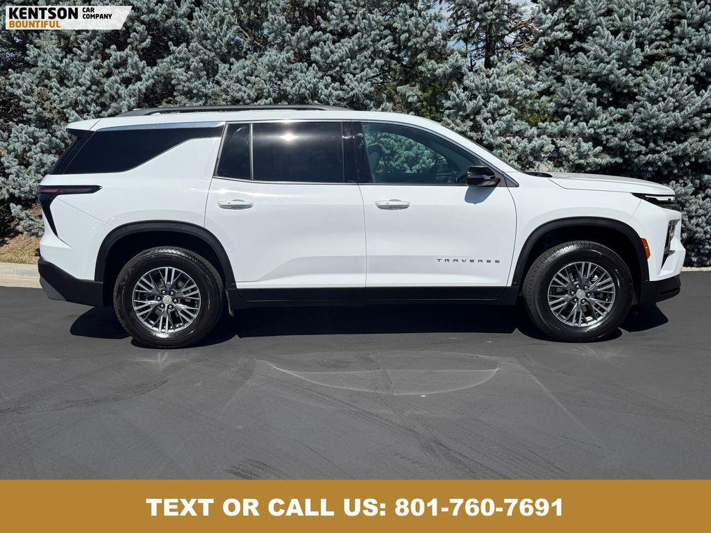 used 2024 Chevrolet Traverse car, priced at $37,250