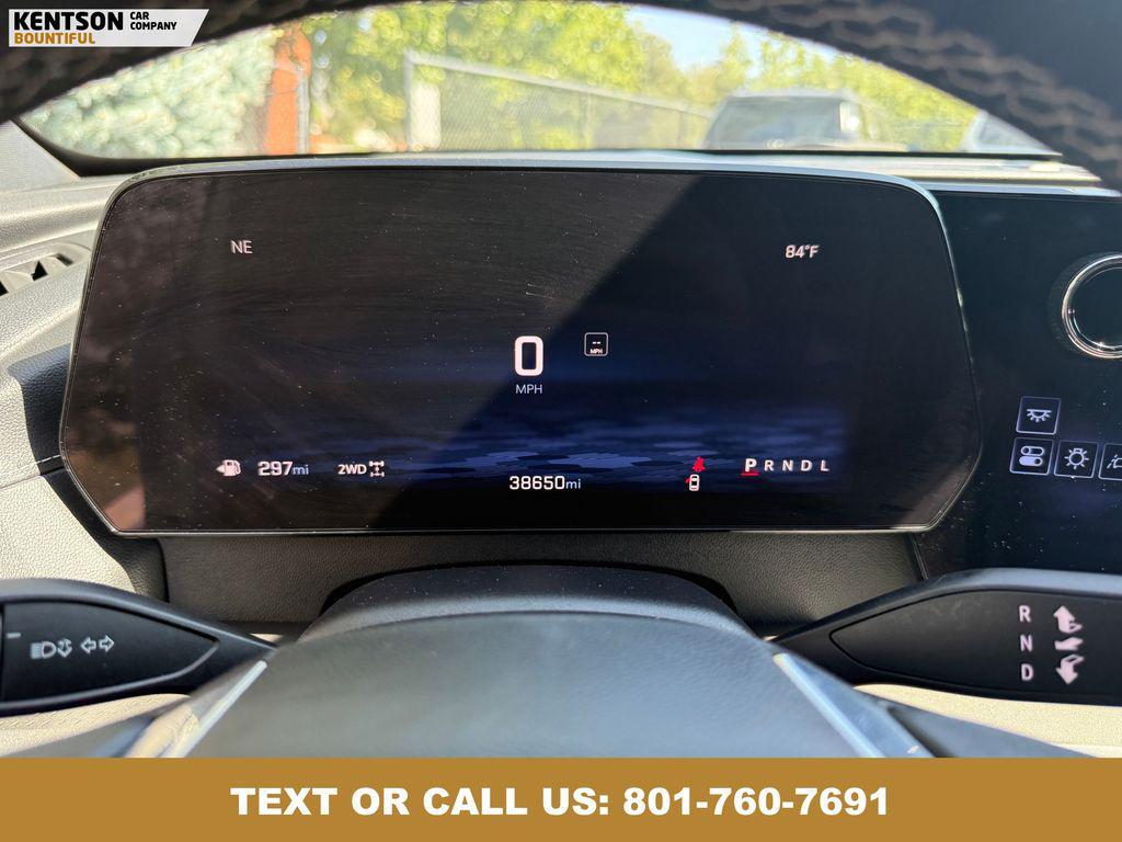 used 2024 Chevrolet Traverse car, priced at $37,250