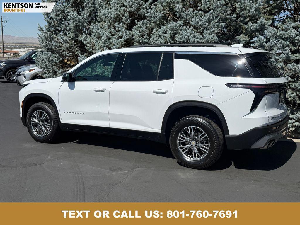 used 2024 Chevrolet Traverse car, priced at $37,250