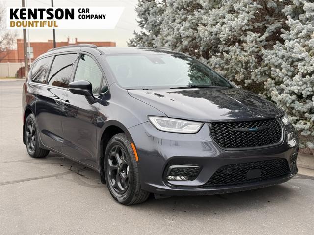 used 2021 Chrysler Pacifica Hybrid car, priced at $27,350