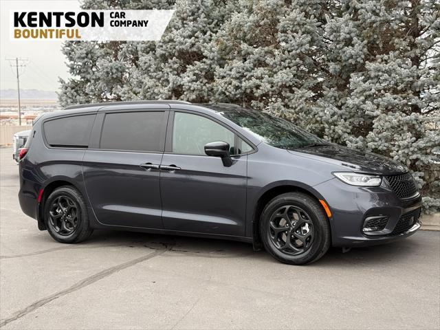 used 2021 Chrysler Pacifica Hybrid car, priced at $27,350