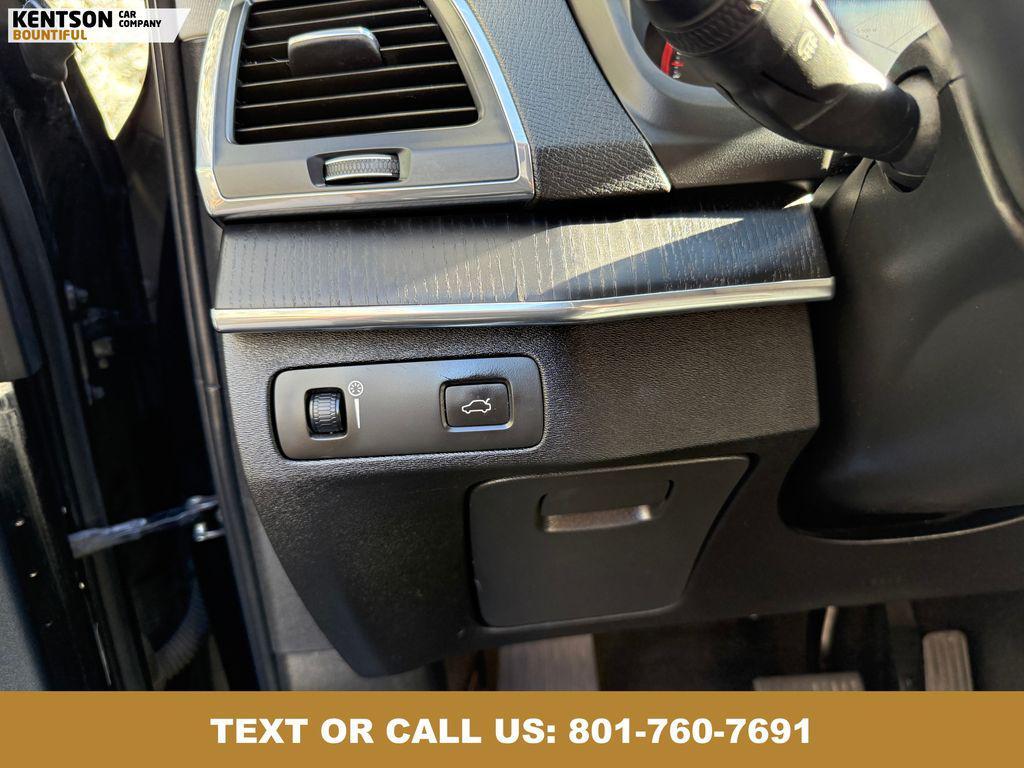 used 2020 Volvo XC90 car, priced at $22,550