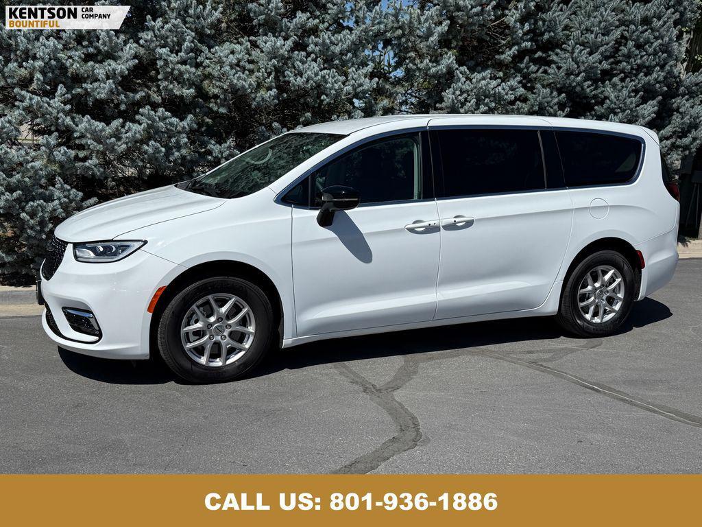 used 2024 Chrysler Pacifica car, priced at $32,550