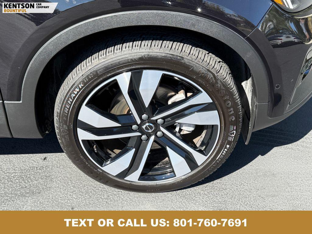 used 2025 Volvo XC40 car, priced at $29,550