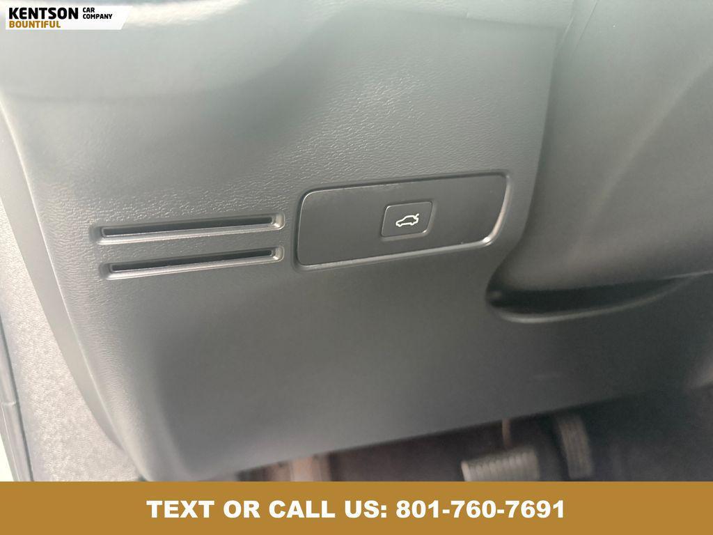 used 2023 Volvo XC40 car, priced at $31,450