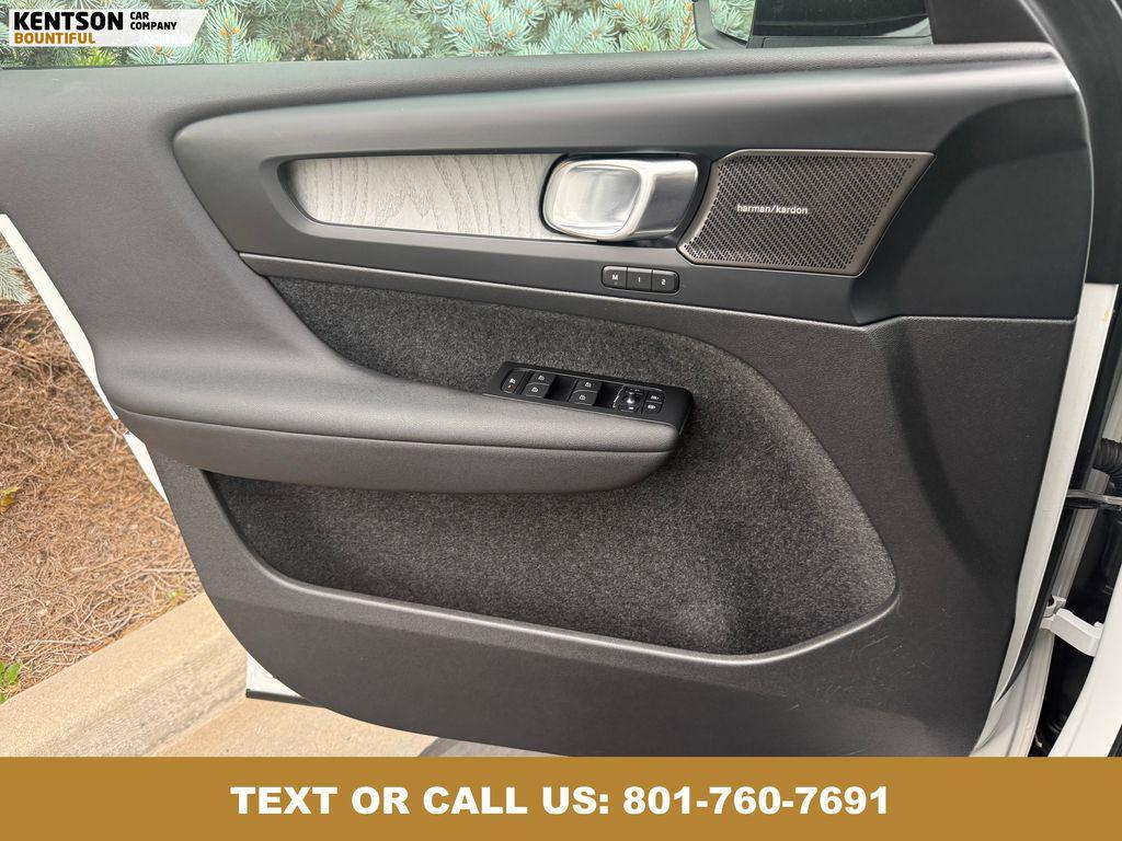 used 2023 Volvo XC40 car, priced at $31,450