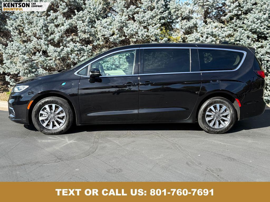 used 2024 Chrysler Pacifica Hybrid car, priced at $30,550
