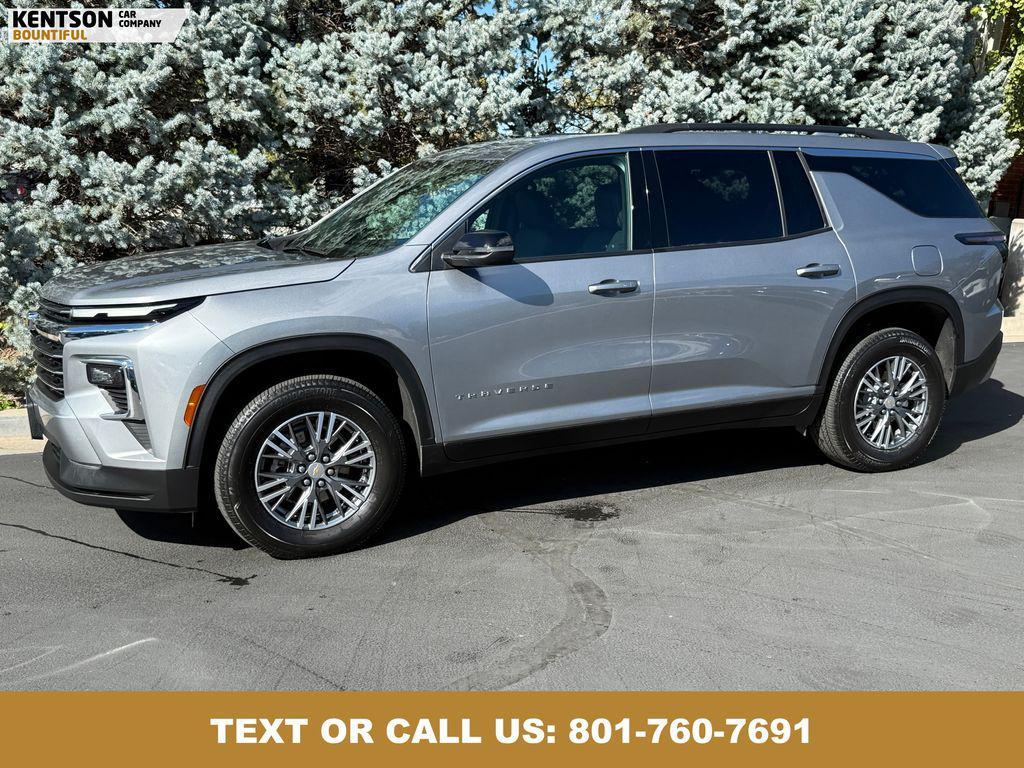 used 2025 Chevrolet Traverse car, priced at $38,850