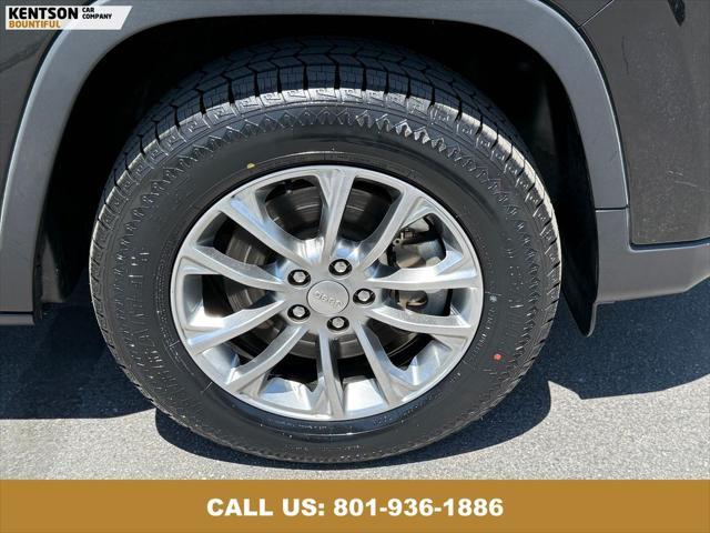 used 2019 Jeep Cherokee car, priced at $12,450