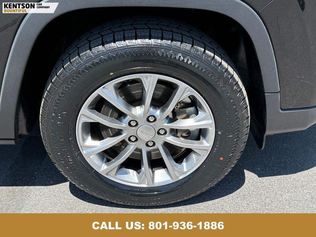 used 2019 Jeep Cherokee car, priced at $11,950