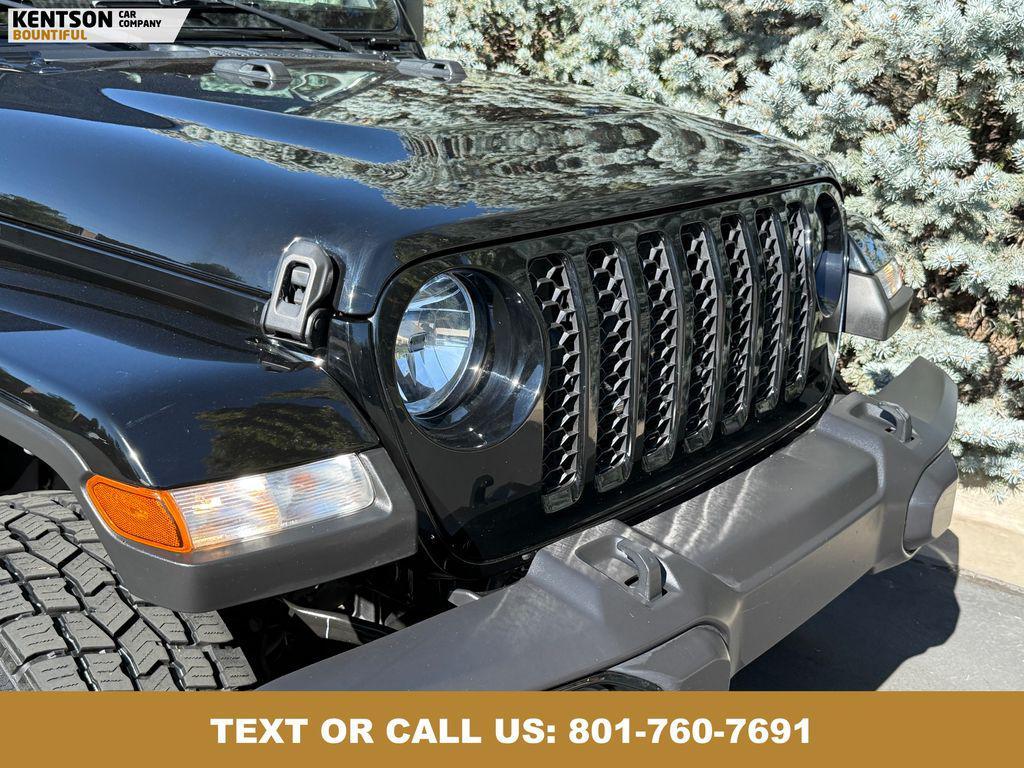 used 2022 Jeep Gladiator car, priced at $29,550