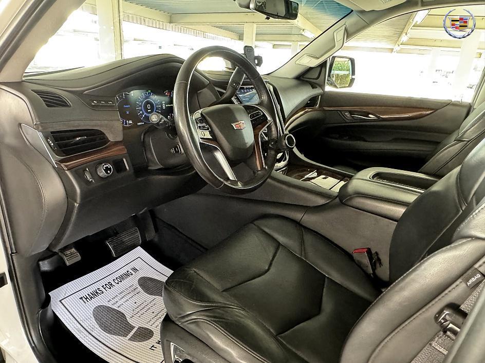 used 2020 Cadillac Escalade ESV car, priced at $34,500