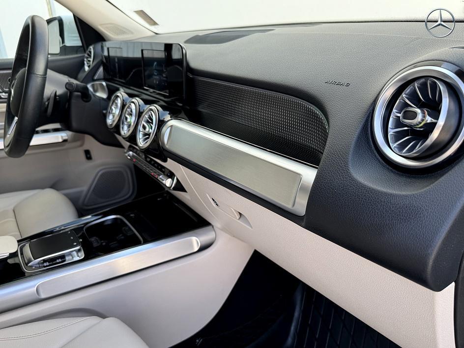 used 2020 Mercedes-Benz GLB 250 car, priced at $22,900