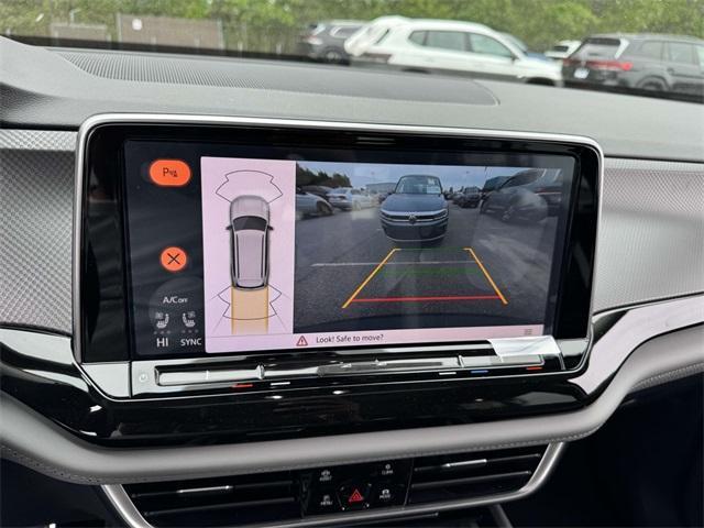 new 2025 Volkswagen Atlas car, priced at $49,476