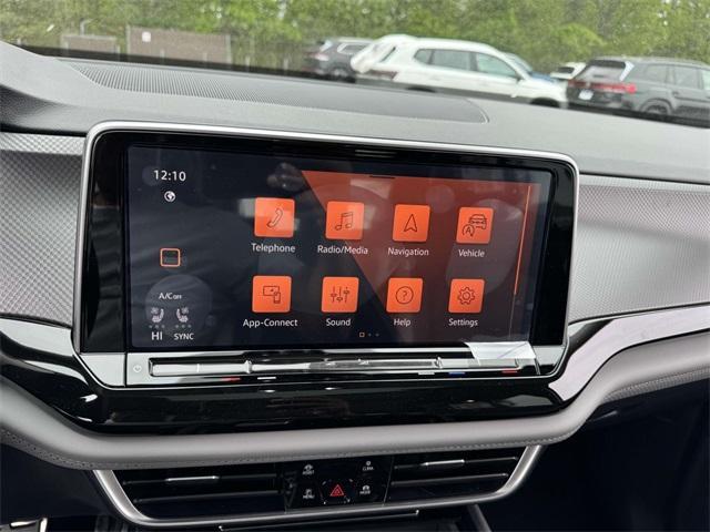 new 2025 Volkswagen Atlas car, priced at $49,476