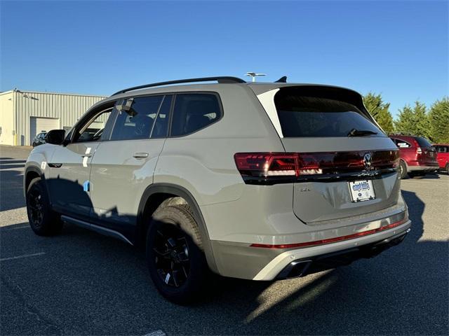 new 2024 Volkswagen Atlas car, priced at $54,136