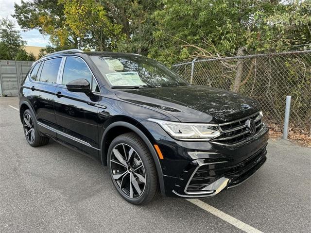 new 2024 Volkswagen Tiguan car, priced at $42,053