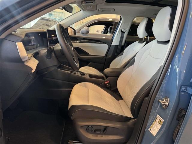 new 2025 Volkswagen Tiguan car, priced at $37,871