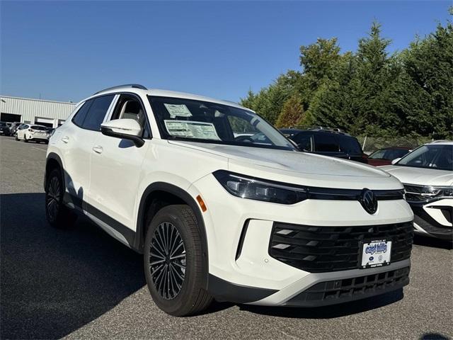 new 2025 Volkswagen Tiguan car, priced at $33,965