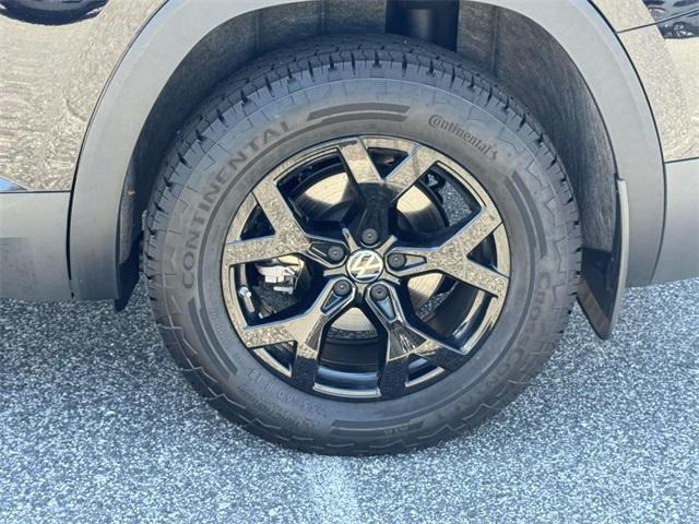 used 2024 Volkswagen Atlas car, priced at $38,128