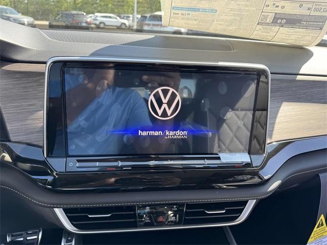 new 2025 Volkswagen Atlas car, priced at $56,721