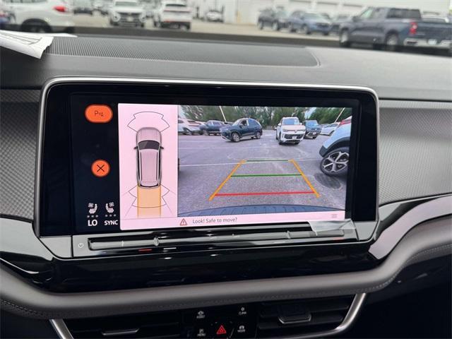 new 2025 Volkswagen Atlas car, priced at $50,104