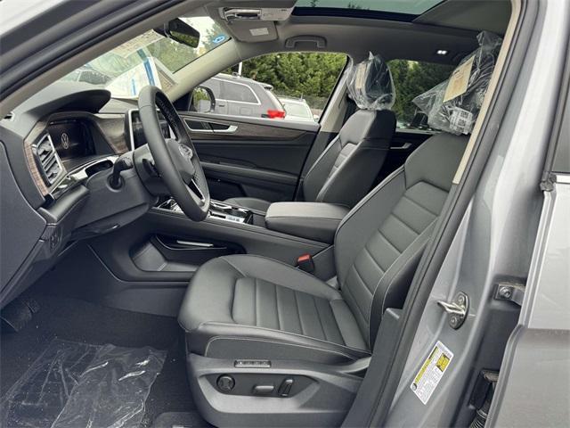 new 2025 Volkswagen Atlas car, priced at $51,546