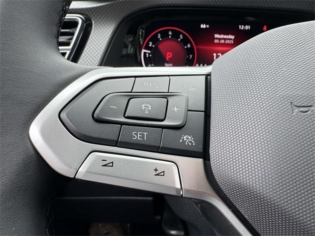new 2025 Volkswagen Atlas car, priced at $49,476
