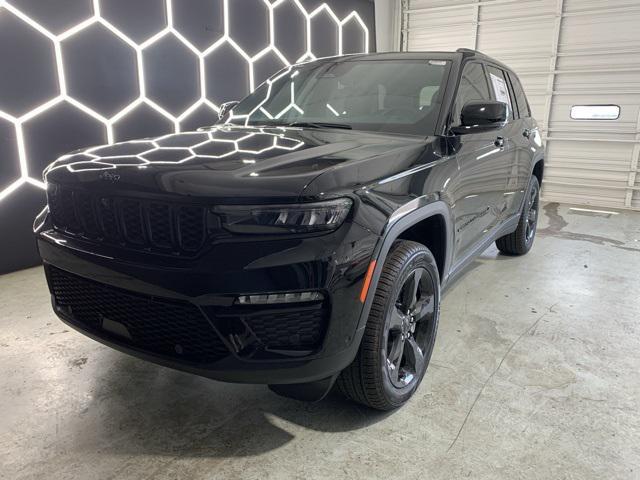 new 2025 Jeep Grand Cherokee car, priced at $47,841