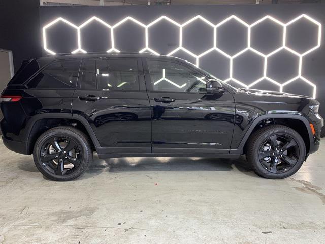 new 2025 Jeep Grand Cherokee car, priced at $47,841