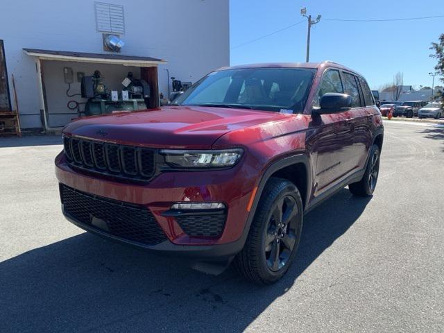 new 2025 Jeep Grand Cherokee car, priced at $48,999