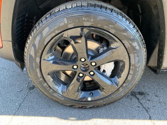 new 2025 Jeep Grand Cherokee car, priced at $48,999