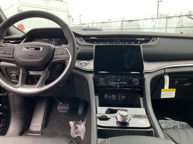 new 2025 Jeep Grand Cherokee car, priced at $49,649