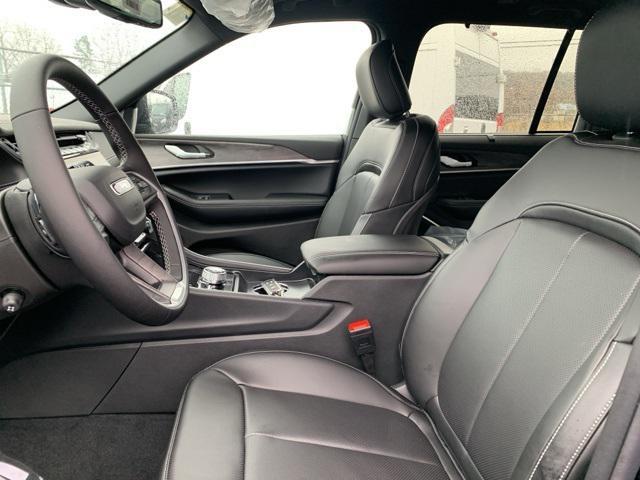 new 2025 Jeep Grand Cherokee car, priced at $49,649