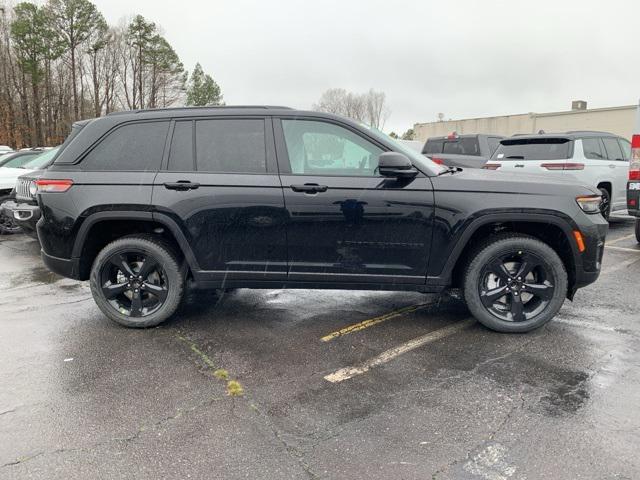 new 2025 Jeep Grand Cherokee car, priced at $49,649