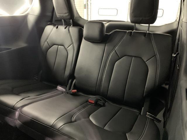 new 2025 Chrysler Pacifica car, priced at $41,032