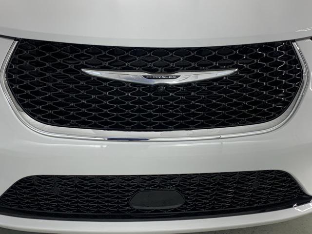 new 2025 Chrysler Pacifica car, priced at $41,032