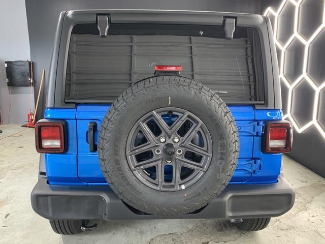 new 2025 Jeep Wrangler car, priced at $44,158