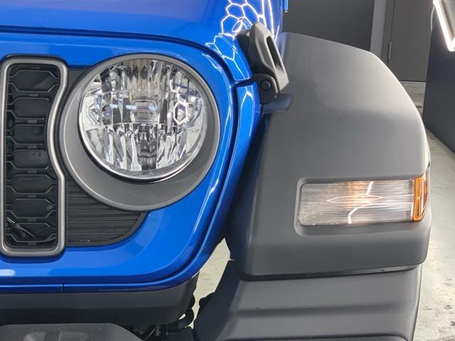new 2025 Jeep Wrangler car, priced at $44,158