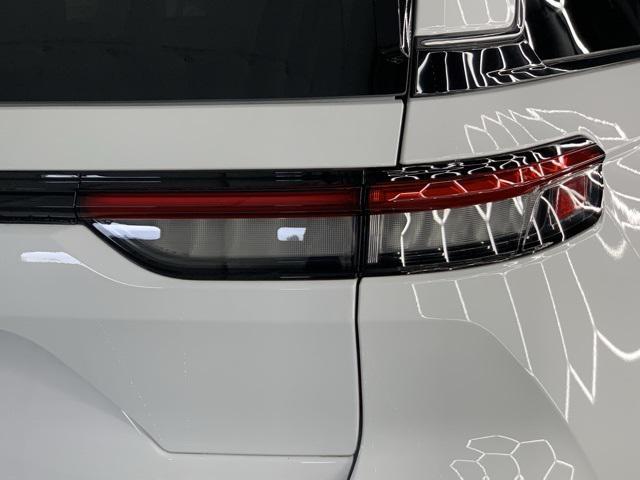 new 2025 Jeep Grand Cherokee car, priced at $38,427