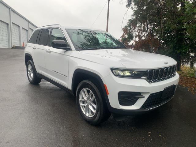 new 2025 Jeep Grand Cherokee car, priced at $42,575