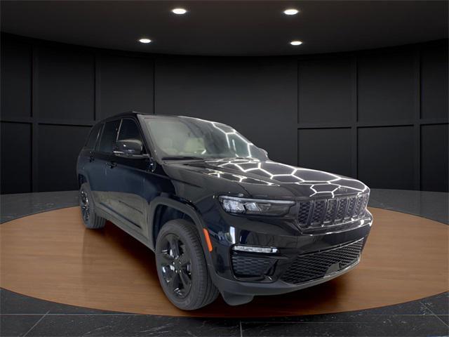 new 2025 Jeep Grand Cherokee car, priced at $48,924